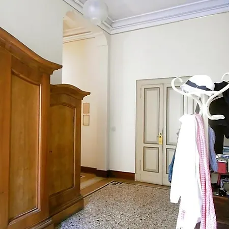 Проживание в семье An Elegant Private