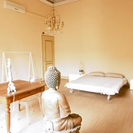 Проживание в семье An Elegant Private